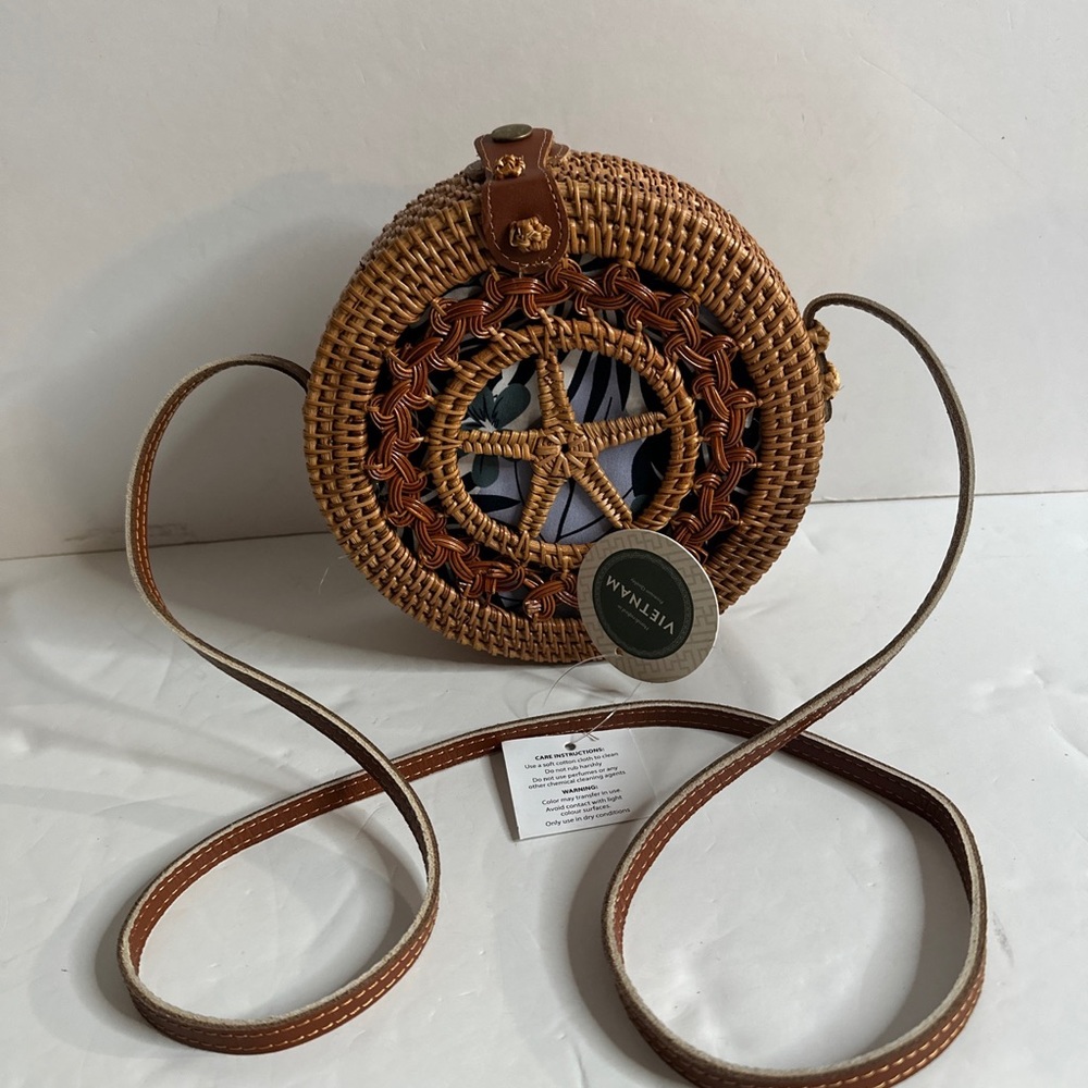 NWT Original Native Rattan Bali Circle Hand Crafted Wicker Straw Crossbody Bag